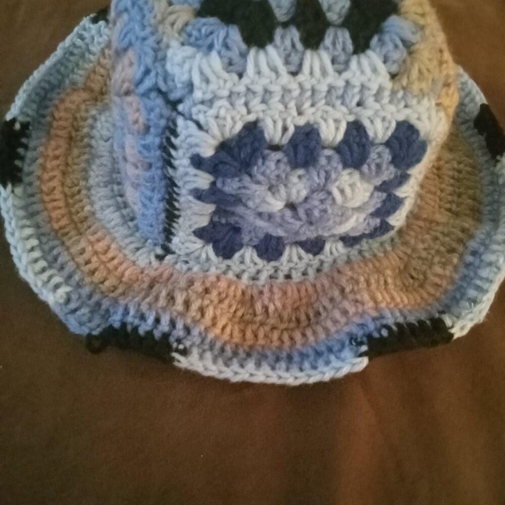 Handmade Crochet hat - Picture 3 of 4